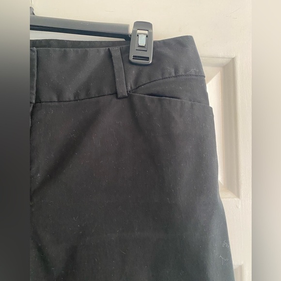 Loft Julie Black Capri Pants Size 4 - Picture 2 of 6